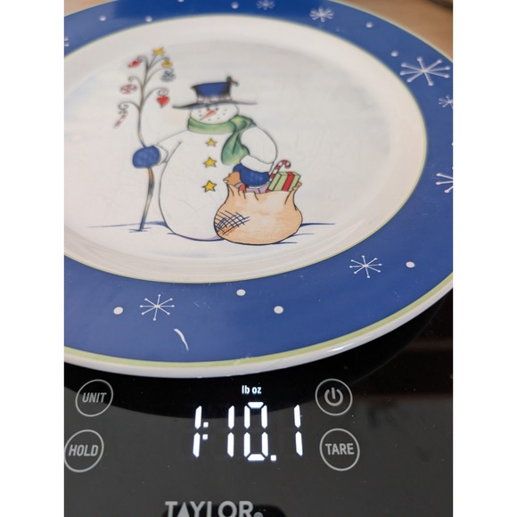 A Cute Snowman Christmas Dinner Plate 10 1/2" - Picture 8 of 10